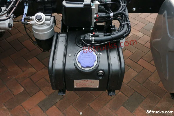 Sinotruk HOWO Tongshuai G3W 160 hp 4X2(6 wheels) 4.2m single-row light truck chassis (3) | 86Trucks