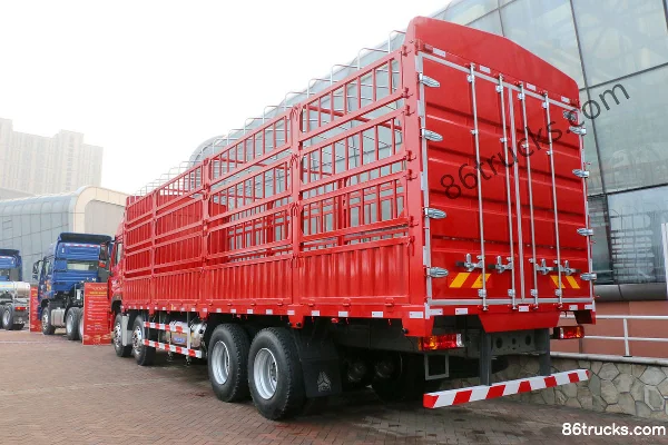 Sinotruk Haohan J7G heavy truck lightweight version 400 hp 8X4(12 wheels) 9.6m LNG cargo truck Exterior (2) | 86Trucks