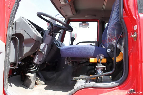 FAW Jiefang Aowei (J5P) Heavy Truck 350 hp 8X4(12 wheels) 8.2m Dump Truck Cab (1) | 86Trucks
