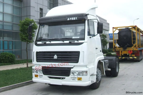 Sinotruk Steyr King heavy truck 290 hp 4X2(6 wheels) tractor truck Exterior (3) | 86Trucks