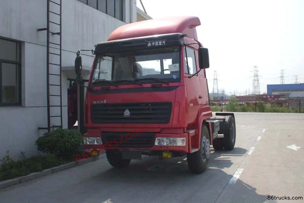 Sinotruk Steyr King heavy truck 336 hp 4X2(6 wheels) tractor truck (ZZ4186N3516C) Exterior