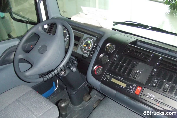 Mercedes-Benz Axor heavy truck 400 hp 4X2(6 wheels) tractor truck (model 1840) Cab (2) | 86Trucks