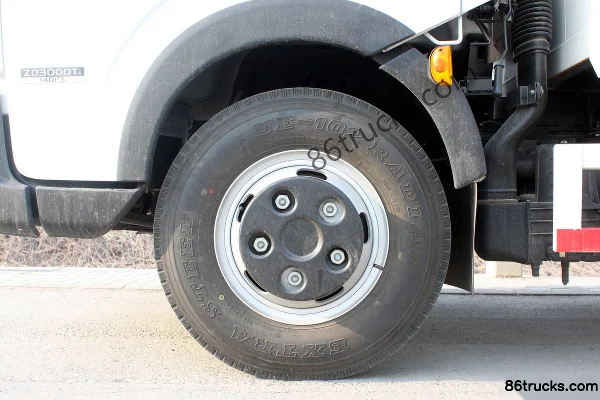 Zhengzhou Nissan Capstar 140hp 4X2(6 wheels) 4.1m single-row van light truck (long wheelbase) Chassis (1) | 86Trucks