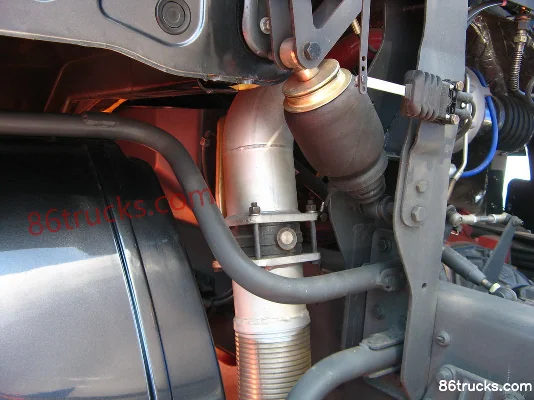 Union Truck U400 400 ch 4X2(6 roues) tracteur routier (léger) Châssis (1) | 86Trucks