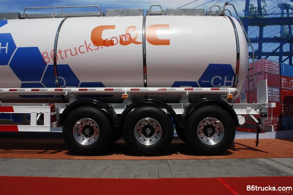 Union Truck U400 400 ch 4X2(6 roues) tracteur routier (léger) Carrosserie (3) | 86Trucks
