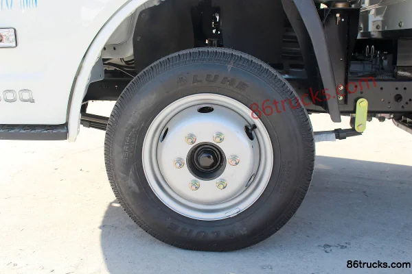 Yuejin Xiaofuxing S50Q 1.3L 87hp 4X2(6 wheels) gasoline 3.36m single-row flatbed mini truck Chassis (2) | 86Trucks