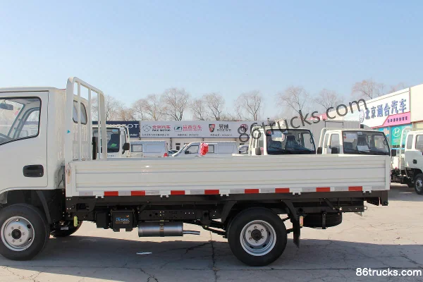 Yuejin Xiaofuxing S50Q 1.3L 87hp 4X2(6 wheels) gasoline 3.36m single-row flatbed mini truck Body (1) | 86Trucks