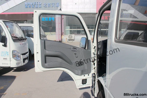 Yuejin Xiaofuxing S50Q 1,3 L 87 ch 4X2(6 roues) essence camion léger plateau à ridelles double cabine 2,605 m (1) | 86Trucks
