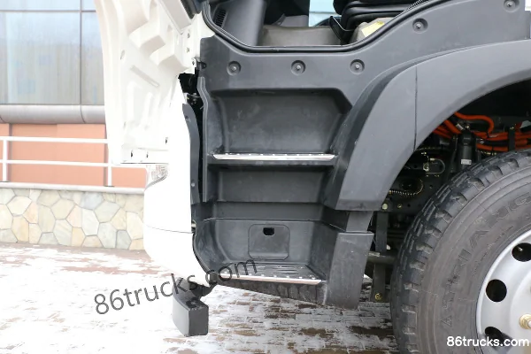 Sinotruk HOWO T5G Heavy Truck 25T 6X4(10 wheels) Electric Tractor Truck 374.65kWh Cab (3) | 86Trucks