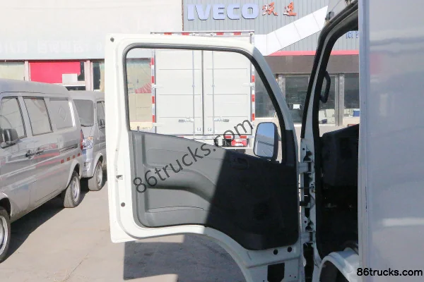 Yuejin Fuxing S100Q 2L Gasoline 150hp 4X2(6 wheels) Dongan 5-Speed 3.59m Single Row Van Mini Truck Cab (1) | 86Trucks