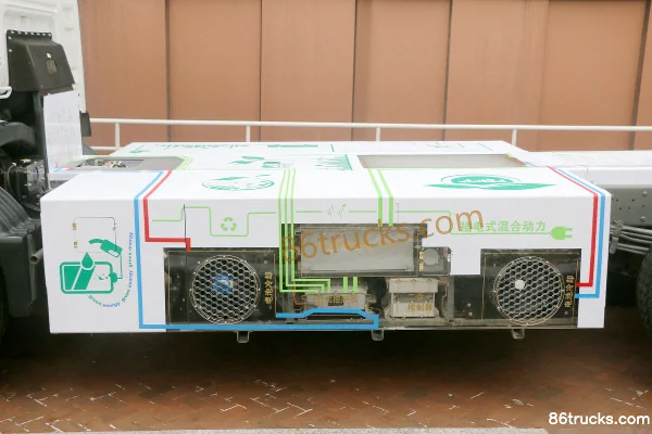 Sinotruk Sitrak SITRAK C5H Heavy Truck 340 hp 4X2(6 wheels) Center Axle Car Carrier (Zhongji Brand) Chassis (3) | 86Trucks