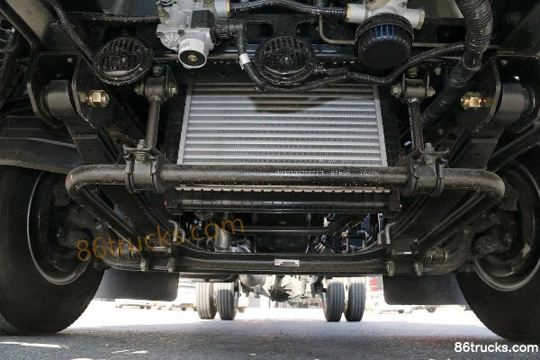 Foton Ollin TS 110 ch 4X2(6 roues) camion léger à plateau 4,18 m simple cabine Châssis (2) | 86Trucks