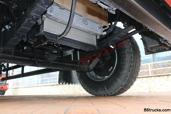 Sinotruk HOWO G5X camion porteur 220 ch 4X2(6 roues) 5,2 m cabine avec couchette, fourgon à rideaux latéraux (China VI) Châssis (1) | 86Truc