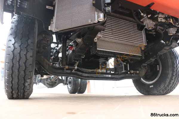 Sinotruk HOWO Tongshuai 160hp 4X2(6 wheels) 4.165m single-row flatbed light truck Chassis (1) | 86Trucks
