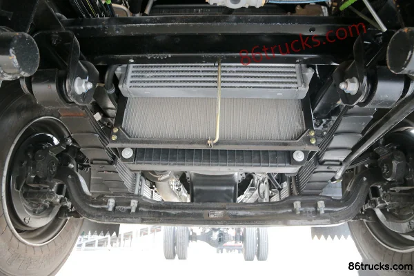 Yuejin Chaoyue C500-52 Premium Edition 168 hp 4X2(6 wheels) 6.7m Semi-row Van Cargo Truck Chassis (1) | 86Trucks
