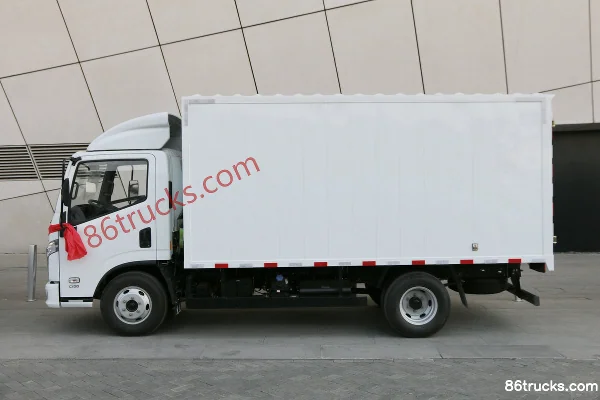 Yuejin Chaoyue C300-33 125hp 4X2(6 wheels) 4.105m single-row box light truck Exterior (2) | 86Trucks