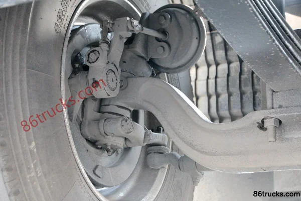 SAIC Hongyan GenlyonC500 Poids lourd Version Nord 560 ch 6X4(10 roues) Tracteur routier Châssis (2) | 86Trucks