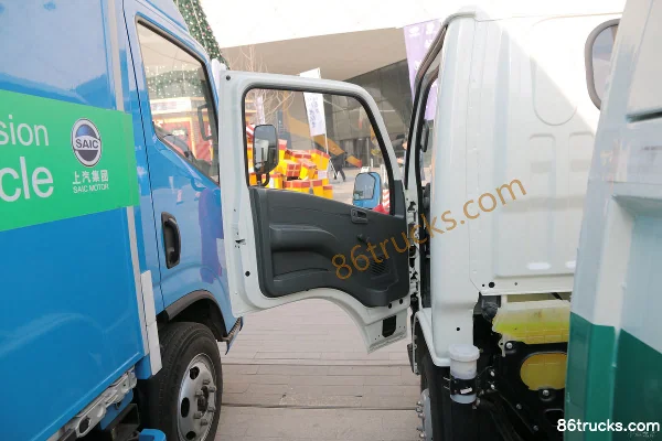 Yuejin Xiaofuxing S50 1,9 L 95 ch 4X2(6 roues) diesel benne à déchargement par caisse amovible (marque ZOOMLION) Cabine (1) | 86Trucks