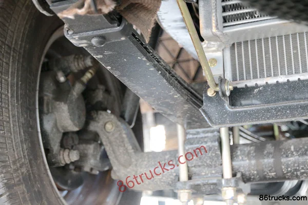 Yuejin Xiaofuxing S50 1,9 L 95 ch 4X2(6 roues) diesel benne à déchargement par caisse amovible (marque ZOOMLION) Châssis (2) | 86Trucks