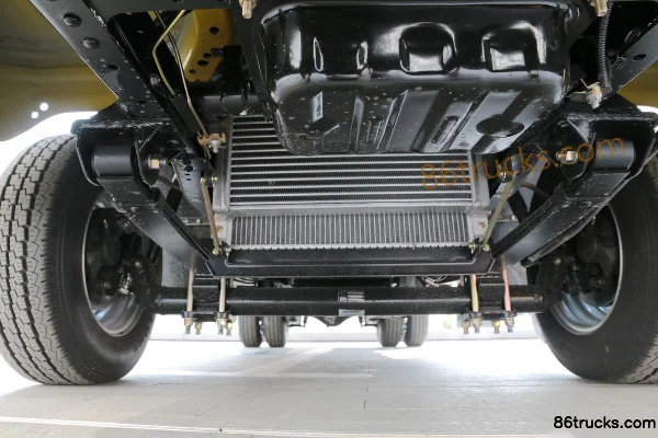 Yuejin Fuxing S80 1.9L 95hp 4X2(6 wheels) diesel 3.05m double-row flatbed light truck Chassis (1) | 86Trucks