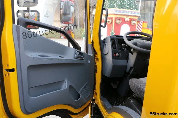 Yuejin Chaoyue C300 125 hp 4X2(6 wheels) wrecker (Jinwang brand) Cab (1) | 86Trucks