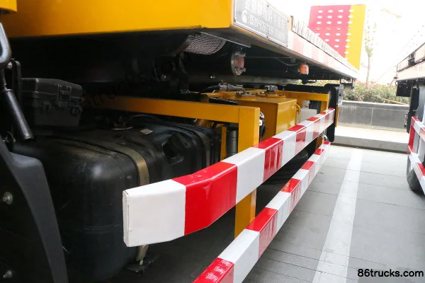 Yuejin Chaoyue C300 125 hp 4X2(6 wheels) wrecker (Jinwang brand) Chassis (3) | 86Trucks