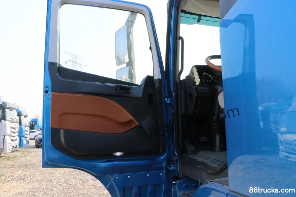 Foton AumanEST Basic 490hp 8X4(12 wheels) 9.58m Wing Opening Box Cargo Truck (China VI)(Full Disc Brakes) Cab (1) | 86Trucks