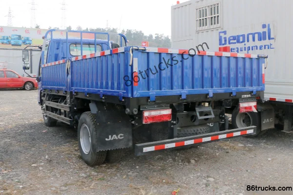 JAC Kangling H6 Wide Body 156 hp 4X2(6 wheels) 3.85m Semi-row Flatbed Light Truck Exterior (3) | 86Trucks