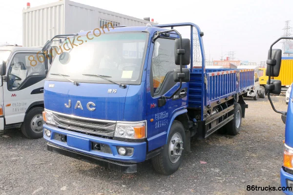 JAC Kangling H6 Wide Body 156 hp 4X2(6 wheels) 3.85m Semi-row Flatbed Light Truck Exterior (2) | 86Trucks