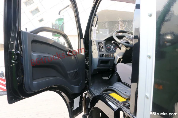 Yuejin Shangjun X500-33 150 hp 4X2(6 wheels) 4.105m Single Row Van Light Truck Cab (1) | 86Trucks