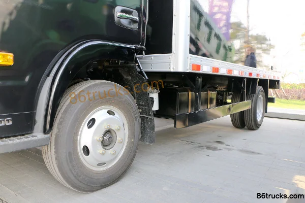 Yuejin Shangjun X500-33 150 hp 4X2(6 wheels) 4.105m Single Row Van Light Truck Chassis (2) | 86Trucks