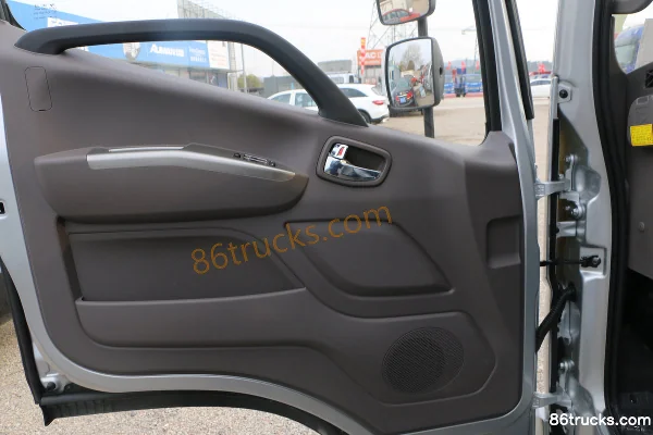Foton Aumark S3 Series 143 hp 4X2(6 wheels) 4.18 m single-row stake truck Cab (1) | 86Trucks