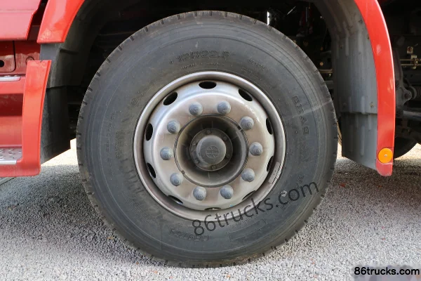 Foton Auman GTL 6 Series Heavy Truck 400hp 8X4(12 wheels) 9.6m Van Truck Chassis (3) | 86Trucks