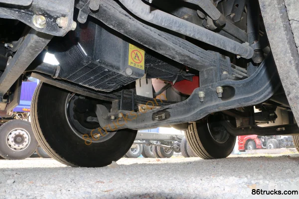 Foton Auman GTL 6 Series Heavy Truck 400hp 8X4(12 wheels) 9.6m Van Truck Chassis (2) | 86Trucks
