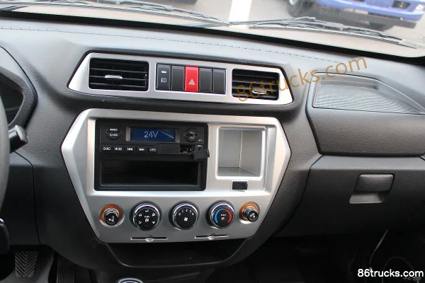 Feidi DX 1.9L 102hp 4X2(6 wheels) 2.5m Double Row Dump Truck Cab (3) | 86Trucks
