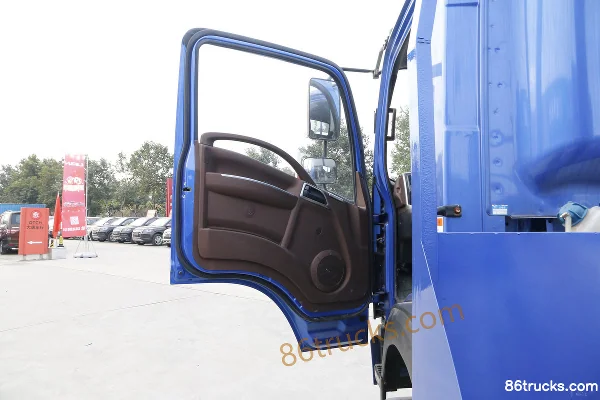 Sinotruk Wangpai 7 Series 130hp 4X2(6 wheels) Flatbed Truck (8-speed) Cab (2) | 86Trucks