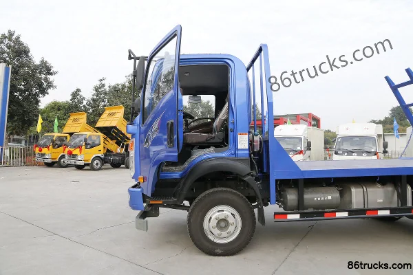 Sinotruk Wangpai 7 Series 130hp 4X2(6 wheels) Flatbed Truck (8-speed) Cab (1) | 86Trucks