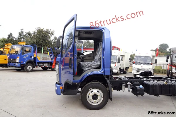 Jinbei Yunying 108 hp 4X2(6 wheels) 3.1m Double Row Van Light Truck Cab (1) | 86Trucks