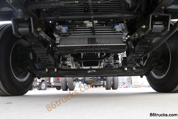 Jinbei Yunying 108 hp 4X2(6 wheels) 3.1m Double Row Van Light Truck Chassis (2) | 86Trucks