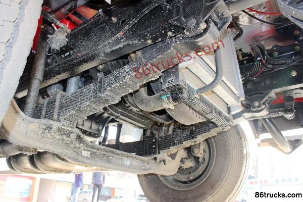 Dongfeng Commercial Vehicle Tianjin Medium Truck 180 hp 4X2(6 wheels) 6.75m Van Cargo Truck Chassis (1) | 86Trucks