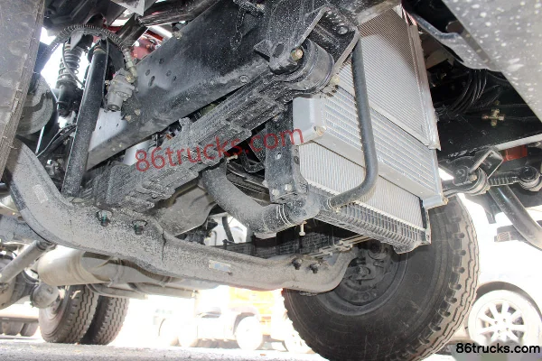 Dongfeng Commercial Vehicle Tianjin medium truck 270 hp 4X2(6 wheels) tractor truck Chassis (1) | 86Trucks