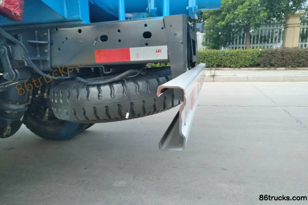 Shifeng Fengchi 87 ch 4X2(6 roues) camion de vidange 5 m³ Cabine (1) | 86Trucks
