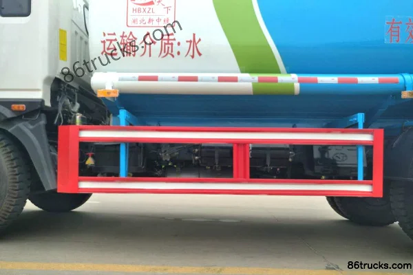 Shifeng Fengchi 143 hp 4X2(6 wheels) Water Sprinkler Truck Cab (1) | 86Trucks