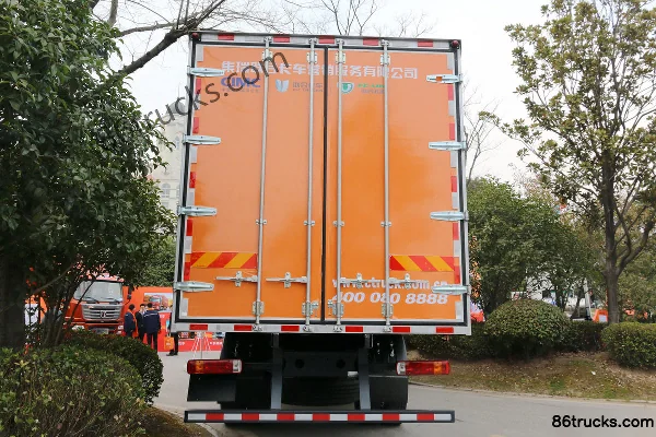Union Truck E270 Heavy Truck 270 hp 6X2(8 wheels) 9.6m Stake Cargo Truck Chassis (1) | 86Trucks