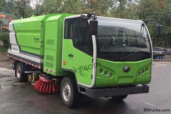 Zhengzhou Yutong 8.5T 4X2(6 wheels) pure electric sweeper truck Exterior