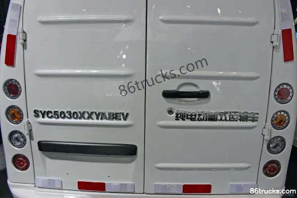 Jiuzhou 3.5T 4.49m Pure Electric Logistics Truck Exterior (3) | 86Trucks