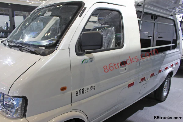 Jiuzhou 3.5T 4.49m Pure Electric Logistics Truck Exterior (2) | 86Trucks