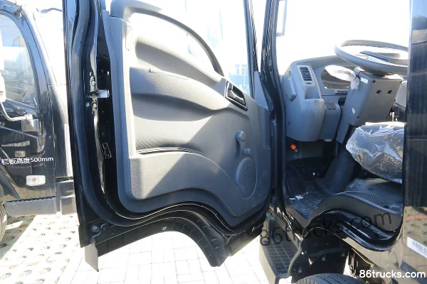 BYD T5 204 hp 4X2(6 wheels) electric self-dumping garbage truck (Hualin) Cab (2) | 86Trucks
