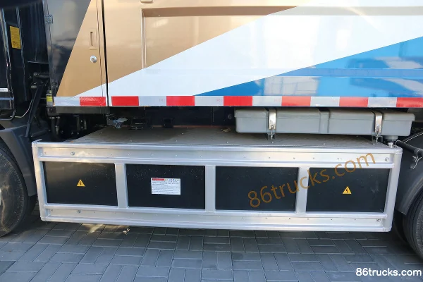 BYD T5 204 hp 4X2(6 wheels) electric self-dumping garbage truck (Hualin) Chassis (1) | 86Trucks
