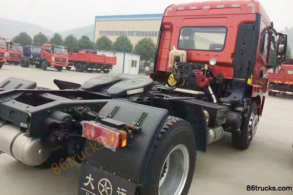 Dayun Fengchi 240 hp 4X2(6 wheels) Tractor Truck Exterior (3) | 86Trucks
